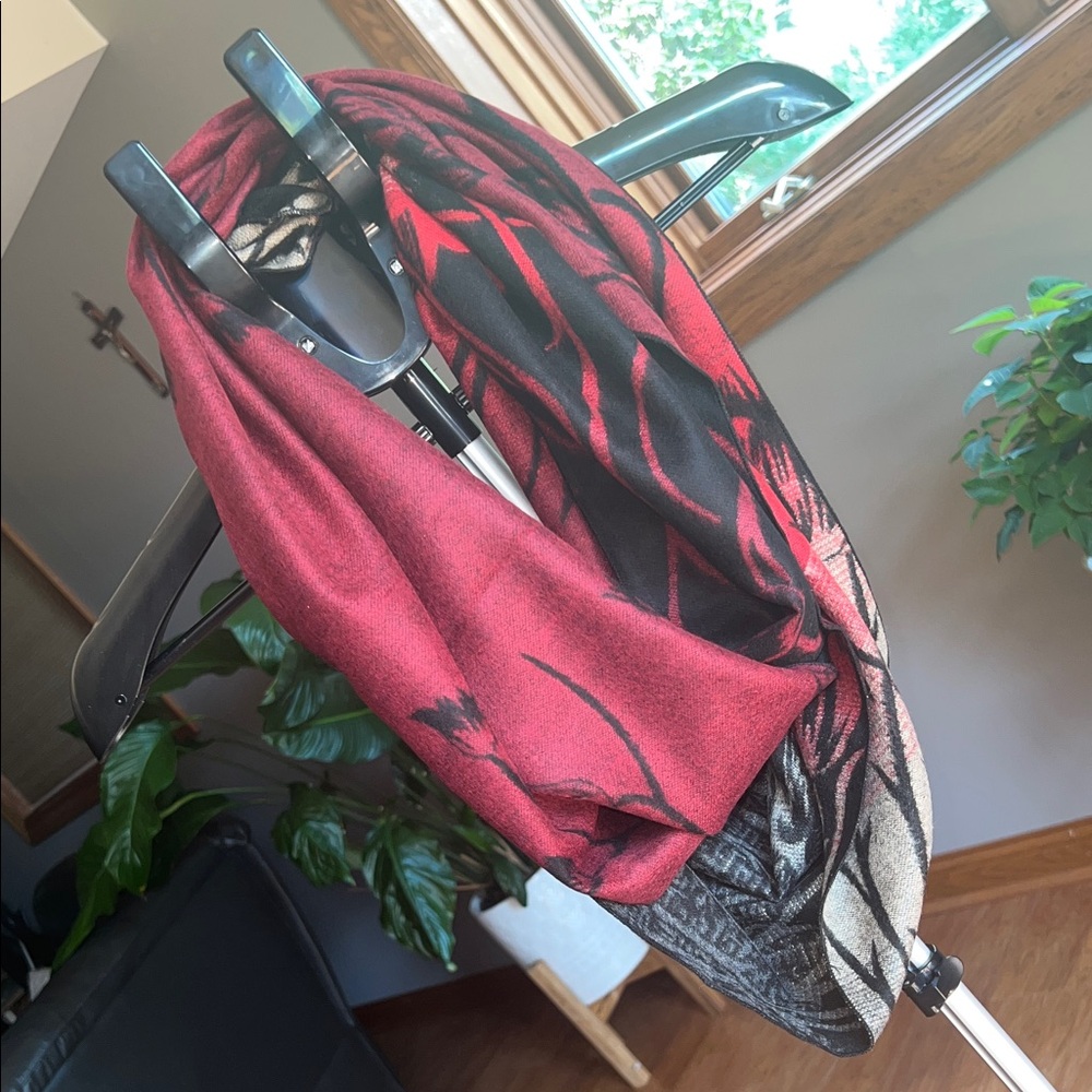 NWOT INC International Concepts Infinity Red and Black Scarf